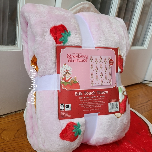 Strawberry Shortcake Other - Strawberry Shortcake Blanket 🍓